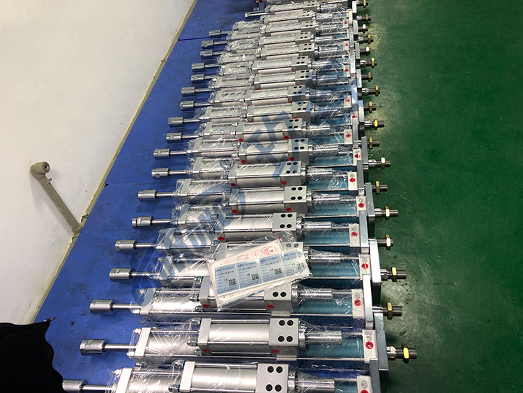 玖容廠家非標定製的總行程可調氣液增壓缸
